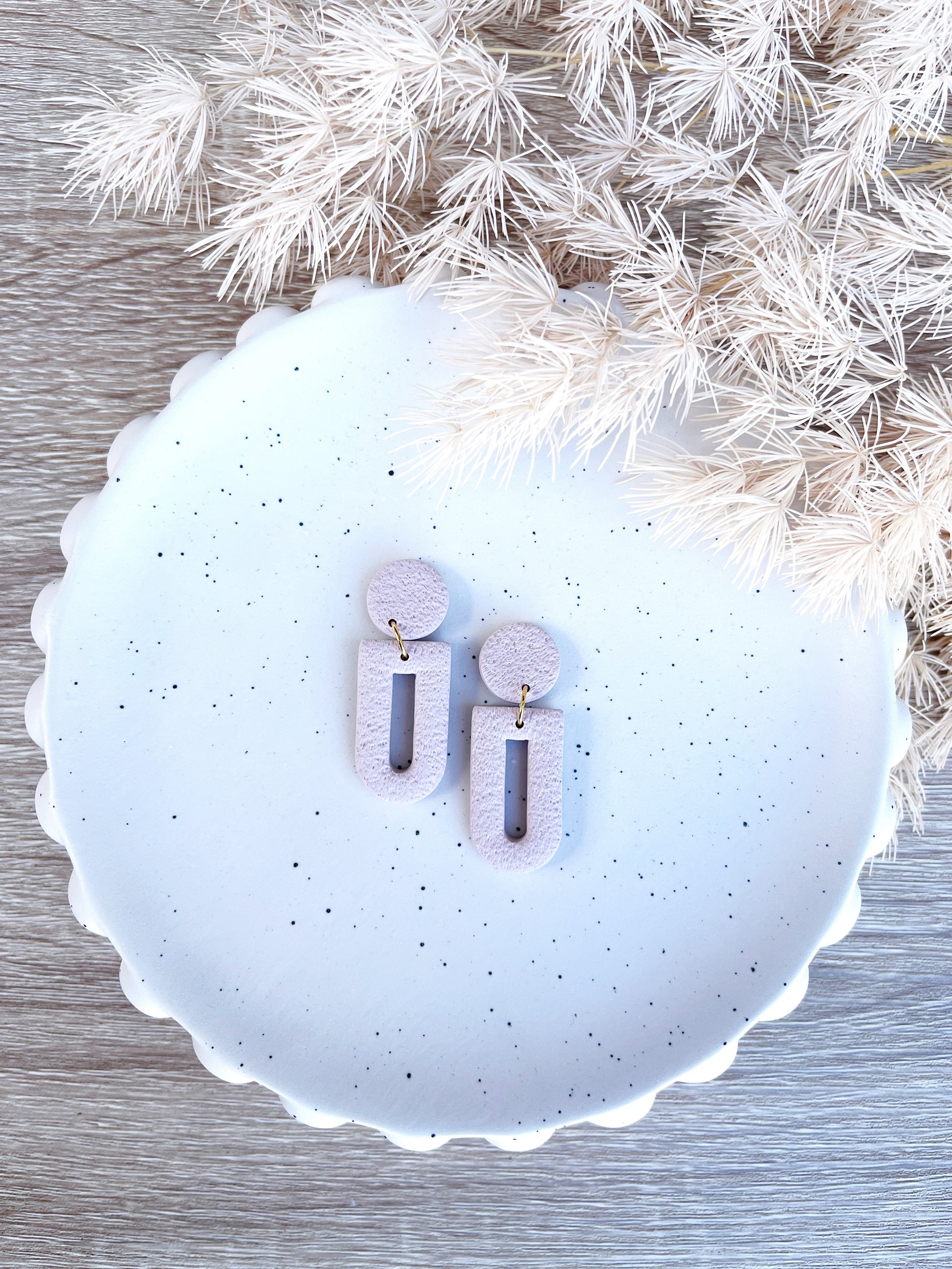 Beige clay art deco stud earring