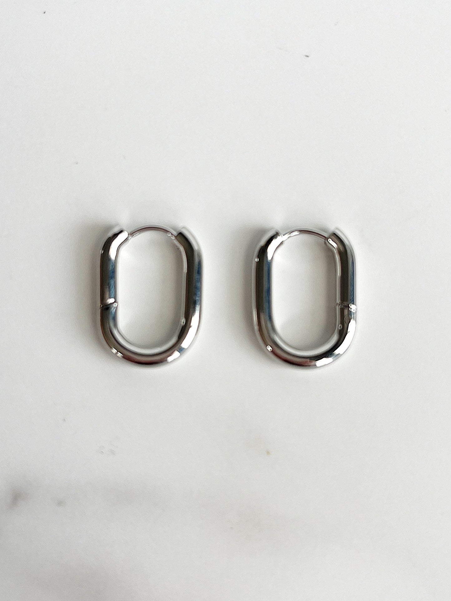 Huggie (for ‘donuts’ & ‘flowers’)