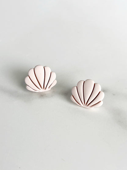 Shell stud