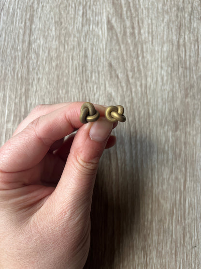 Mini Knot Stud