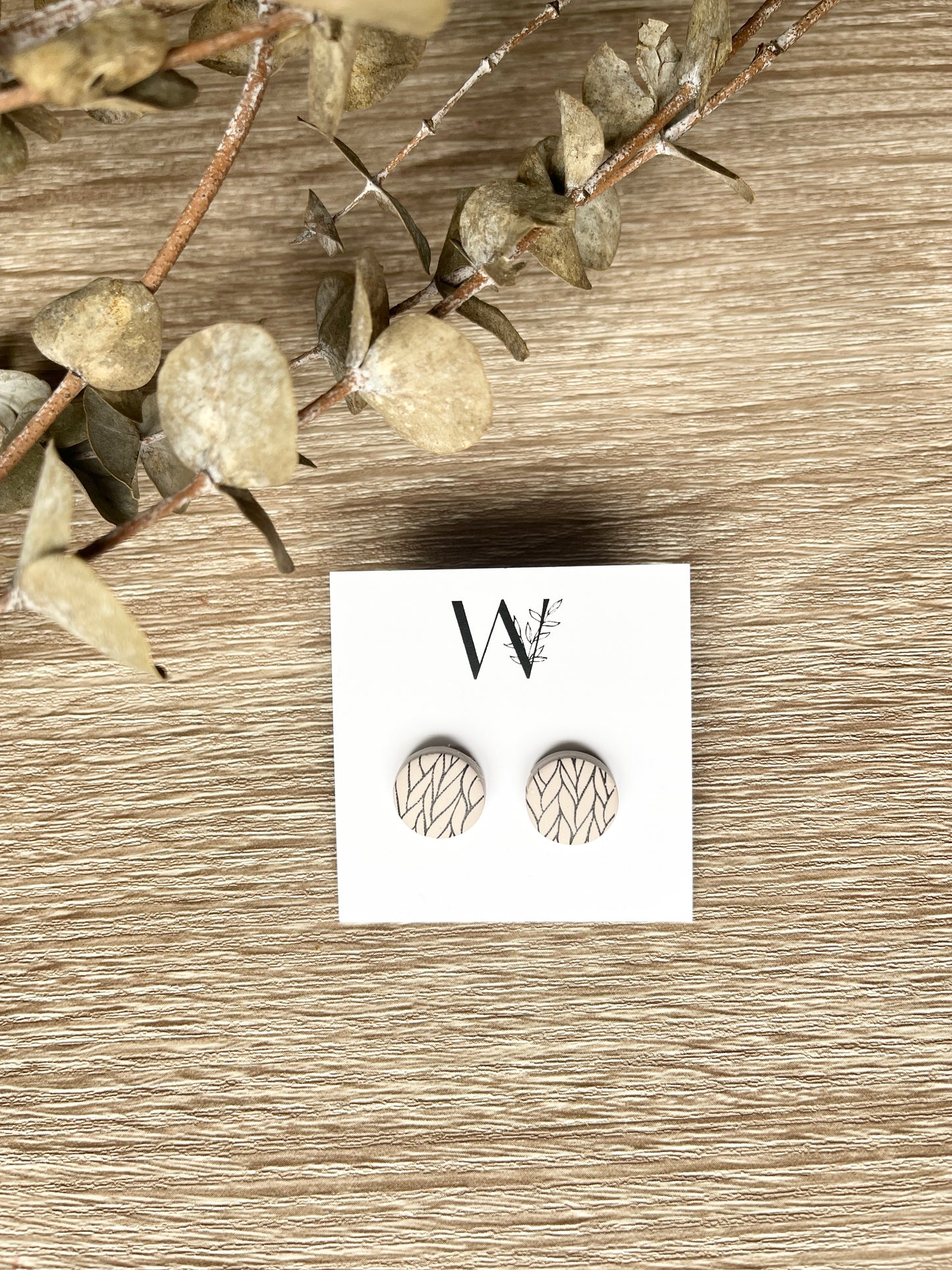 Latte knit button stud